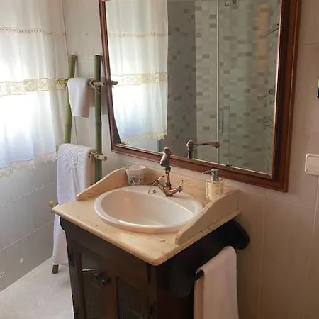 Insuina, En Vut-po-08842 アパート *