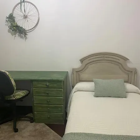 Insuina, En Vut-po-08842 アパート